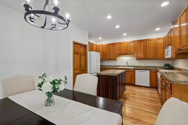 809 Lexington Drive, Waunakee, WI 53597