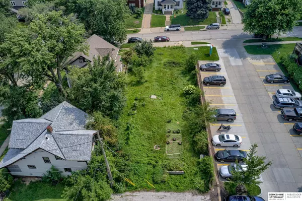 4804 Douglas Street, Omaha, NE 68132