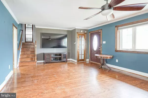 8015 COLFAX ST, Philadelphia, PA 19136