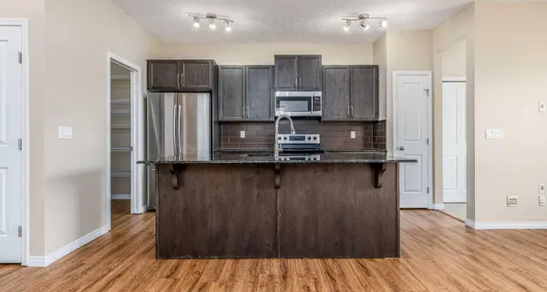 246 Skyview Point RD NE, Calgary, AB T3N 0K7