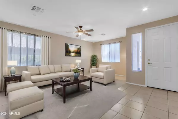 4814 E BELLERIVE Drive, Chandler, AZ 85249