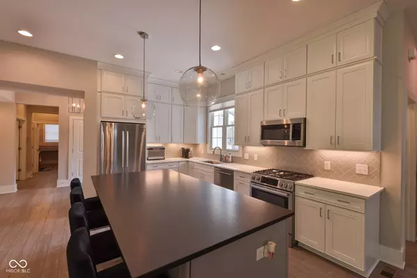 9805 Marina Village DR, Indianapolis, IN 46256