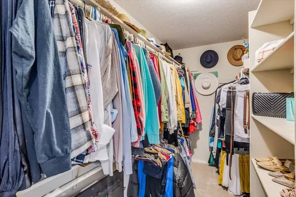 122 S Forestview t, Wichita, KS 67235