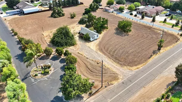 8045 E Alluvial Avenue, Clovis, CA 93619