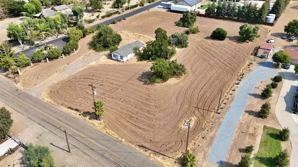 8045 E Alluvial Avenue, Clovis, CA 93619