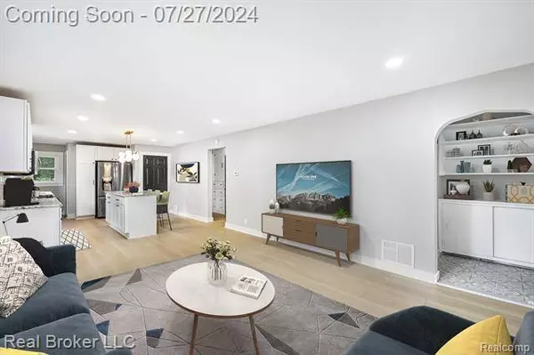 2297 MEADOW Street, Flushing, MI 48433