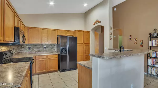 4814 E BELLERIVE Drive, Chandler, AZ 85249