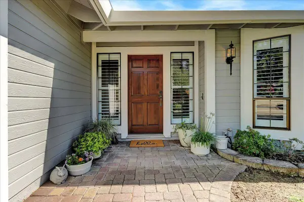 808 Doe Run LN, Newcastle, CA 95658