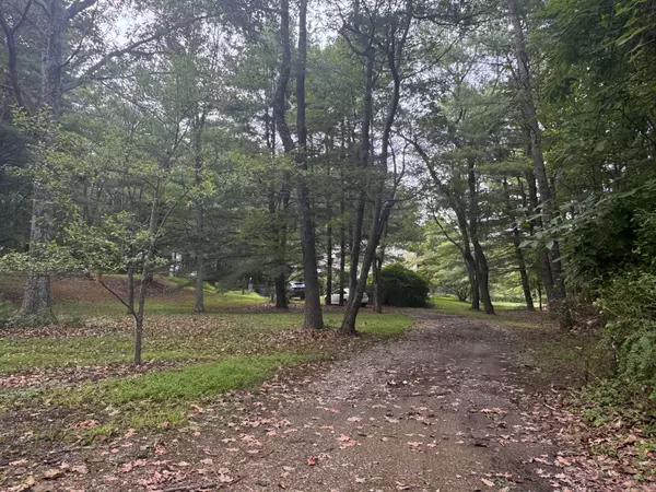 375 Hawk Rd, Saylorsburg, PA 18353-7997