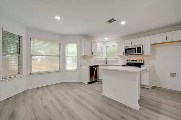 115 Songbird CT, Cedar Creek, TX 78612