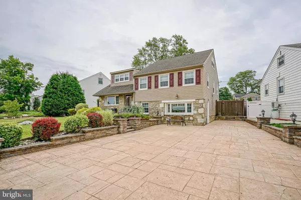 8015 COLFAX ST, Philadelphia, PA 19136