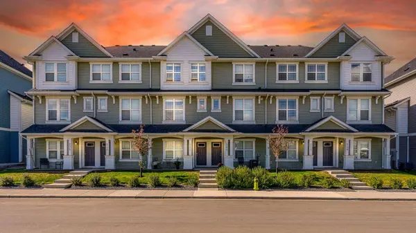 242 Copperleaf WAY SE, Calgary, AB T2Z 5G2