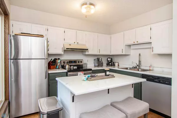 2229 4th AVE S, Moorhead, MN 56560