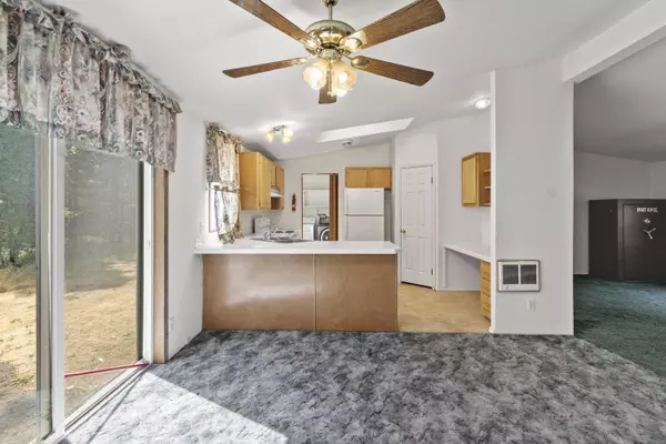 6909 Evans Creek RD, Rogue River, OR 97537