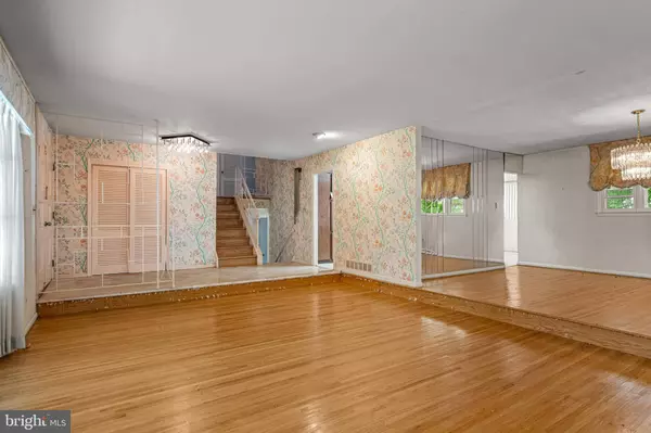 355 CHERRY HILL BLVD, Cherry Hill, NJ 08002