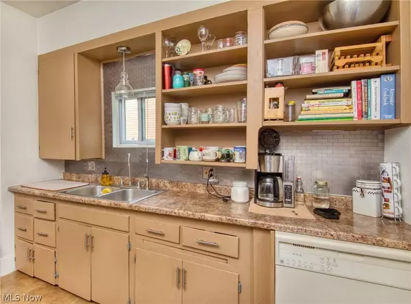 480 N Market ST, East Palestine, OH 44413