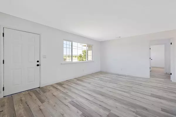 4915 W Kamm Avenue, Caruthers, CA 93609