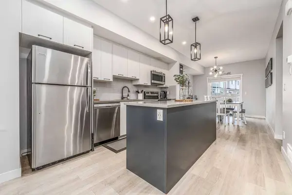 242 Copperleaf WAY SE, Calgary, AB T2Z 5G2