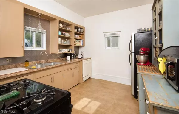 480 N Market ST, East Palestine, OH 44413