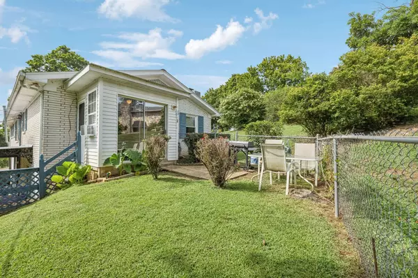 171 Hillcrest Cir, Gordonsville, TN 38563