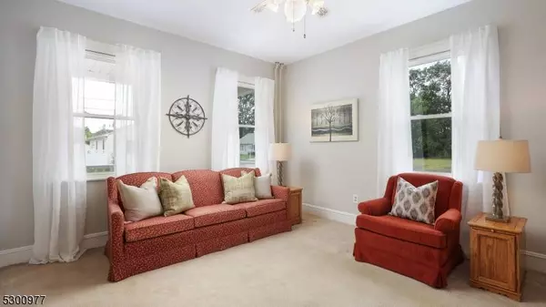 22 Reimer St, Raritan Boro, NJ 08869