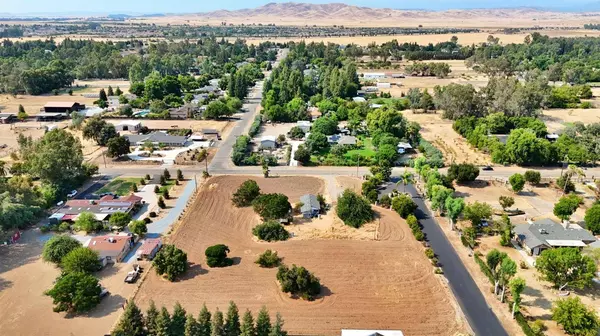 8045 E Alluvial Avenue, Clovis, CA 93619