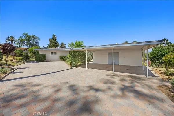 2976 Las Flores AVE, Riverside, CA 92503