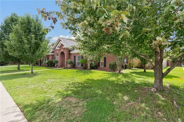 3865 Melody LN, Semmes, AL 36575