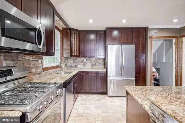 8015 COLFAX ST, Philadelphia, PA 19136