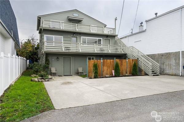 916 34th ST, Anacortes, WA 98221