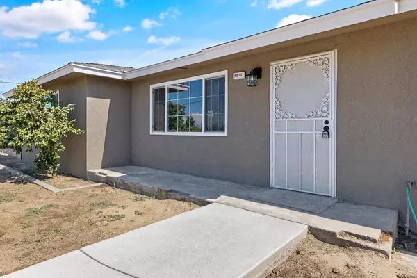 4915 W Kamm Avenue, Caruthers, CA 93609