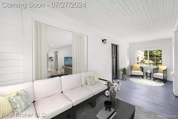 2297 MEADOW Street, Flushing, MI 48433