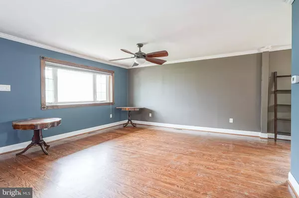 8015 COLFAX ST, Philadelphia, PA 19136