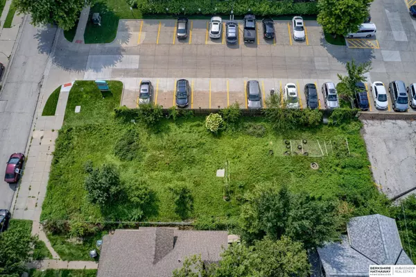 4804 Douglas Street, Omaha, NE 68132