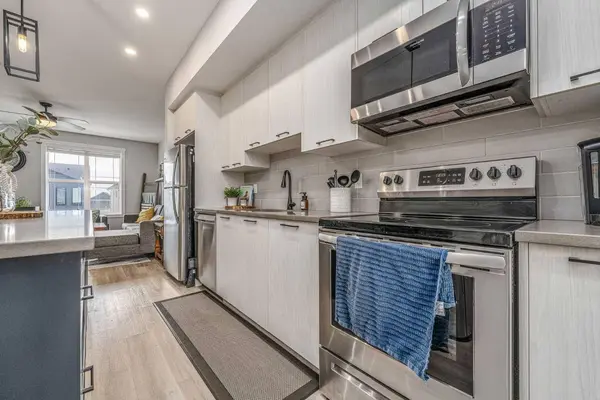 242 Copperleaf WAY SE, Calgary, AB T2Z 5G2