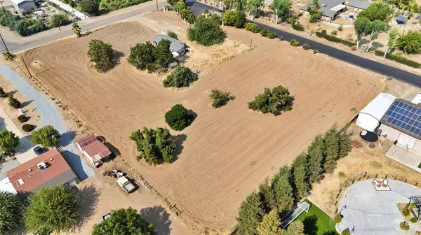 8045 E Alluvial Avenue, Clovis, CA 93619