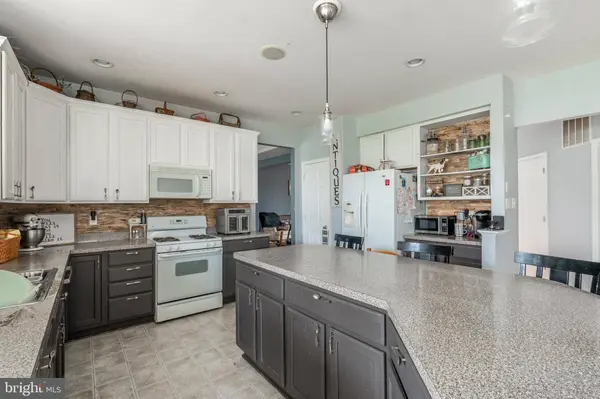 1746 ARROWHEAD TRL, Vineland, NJ 08361