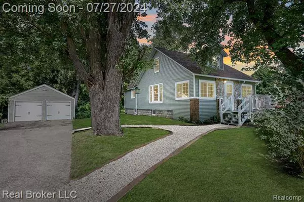 2297 MEADOW Street, Flushing, MI 48433