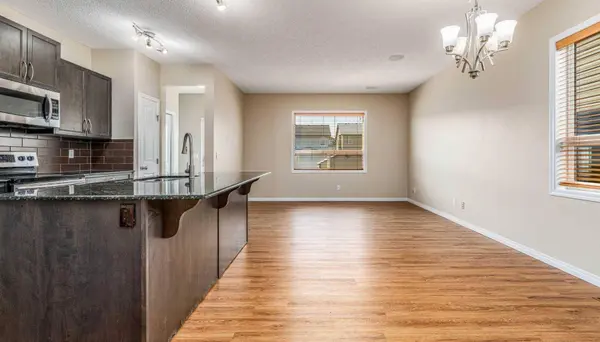 246 Skyview Point RD NE, Calgary, AB T3N 0K7