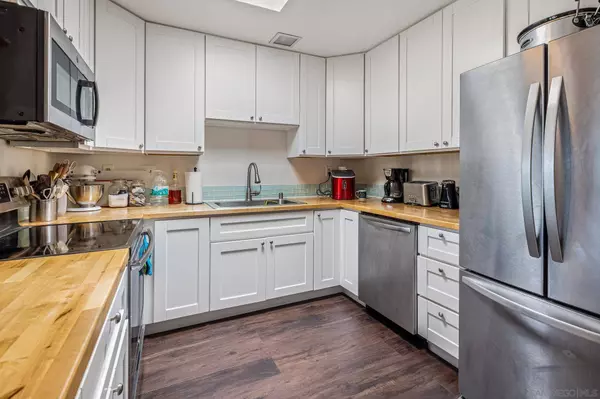 2939 Cowley Way #G, San Diego, CA 92117