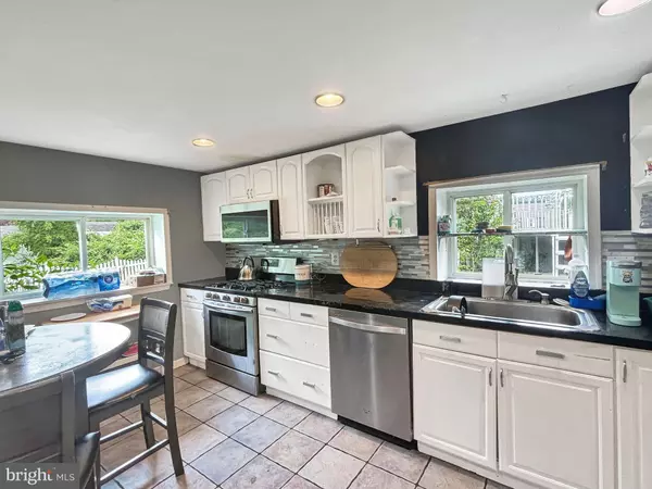 336 WASHINGTON ST, Mount Holly, NJ 08060