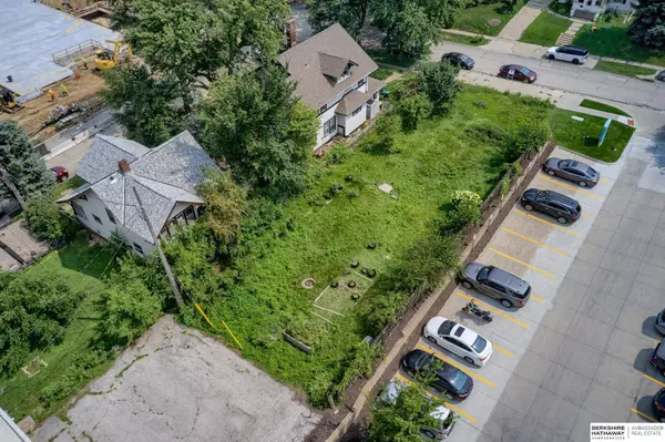 4804 Douglas Street, Omaha, NE 68132