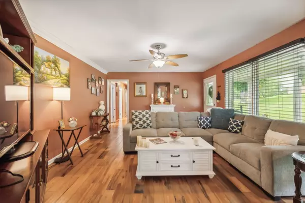 171 Hillcrest Cir, Gordonsville, TN 38563