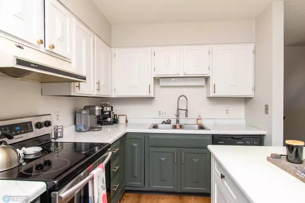 2229 4th AVE S, Moorhead, MN 56560