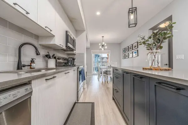 242 Copperleaf WAY SE, Calgary, AB T2Z 5G2