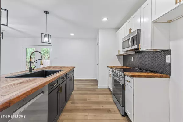 4317 Strawberry Plains PIKE #4317, Knoxville, TN 37914