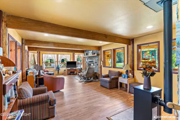 60995 Resurrection Creek Road RD, Hope, AK 99605