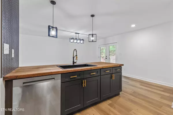 4317 Strawberry Plains PIKE #4317, Knoxville, TN 37914