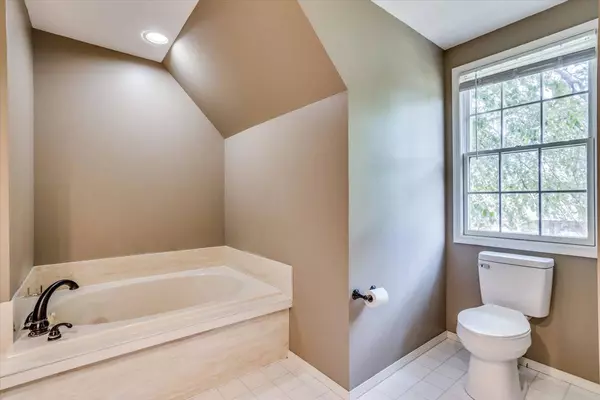 122 S Forestview t, Wichita, KS 67235