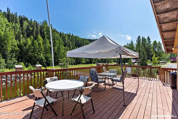 60995 Resurrection Creek Road RD, Hope, AK 99605